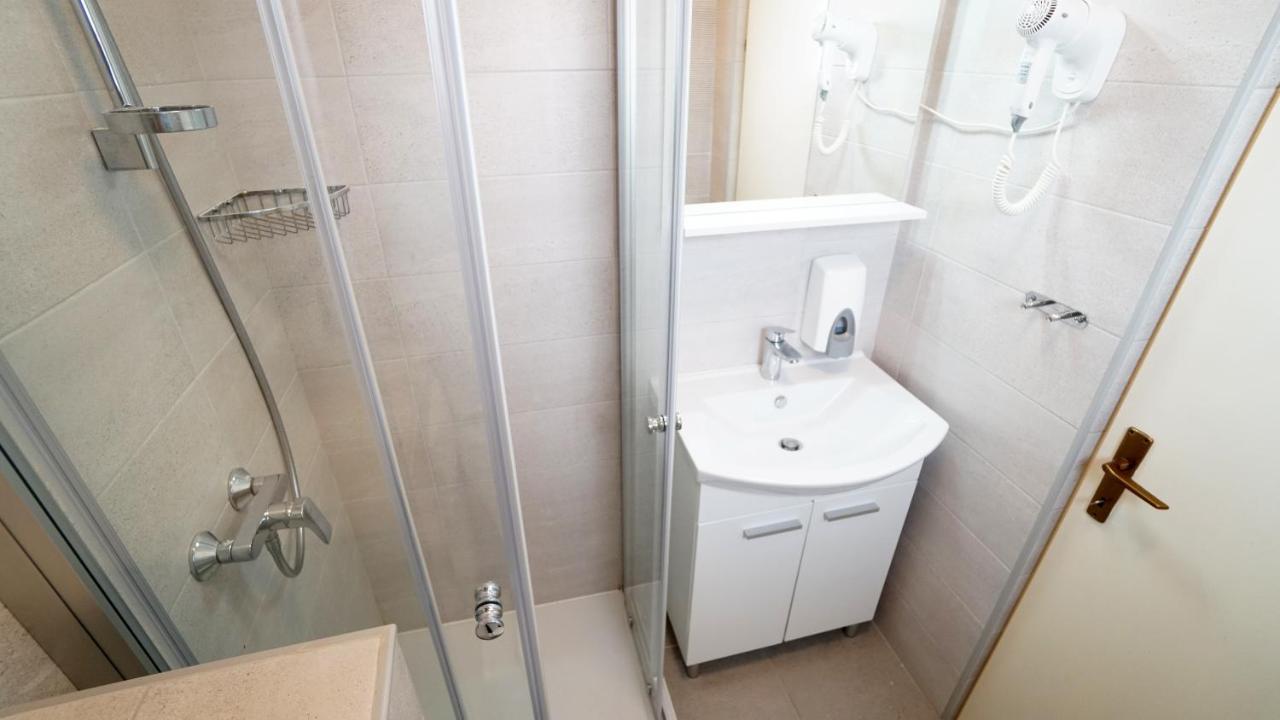 Apartments Paradiso Vir Luaran gambar