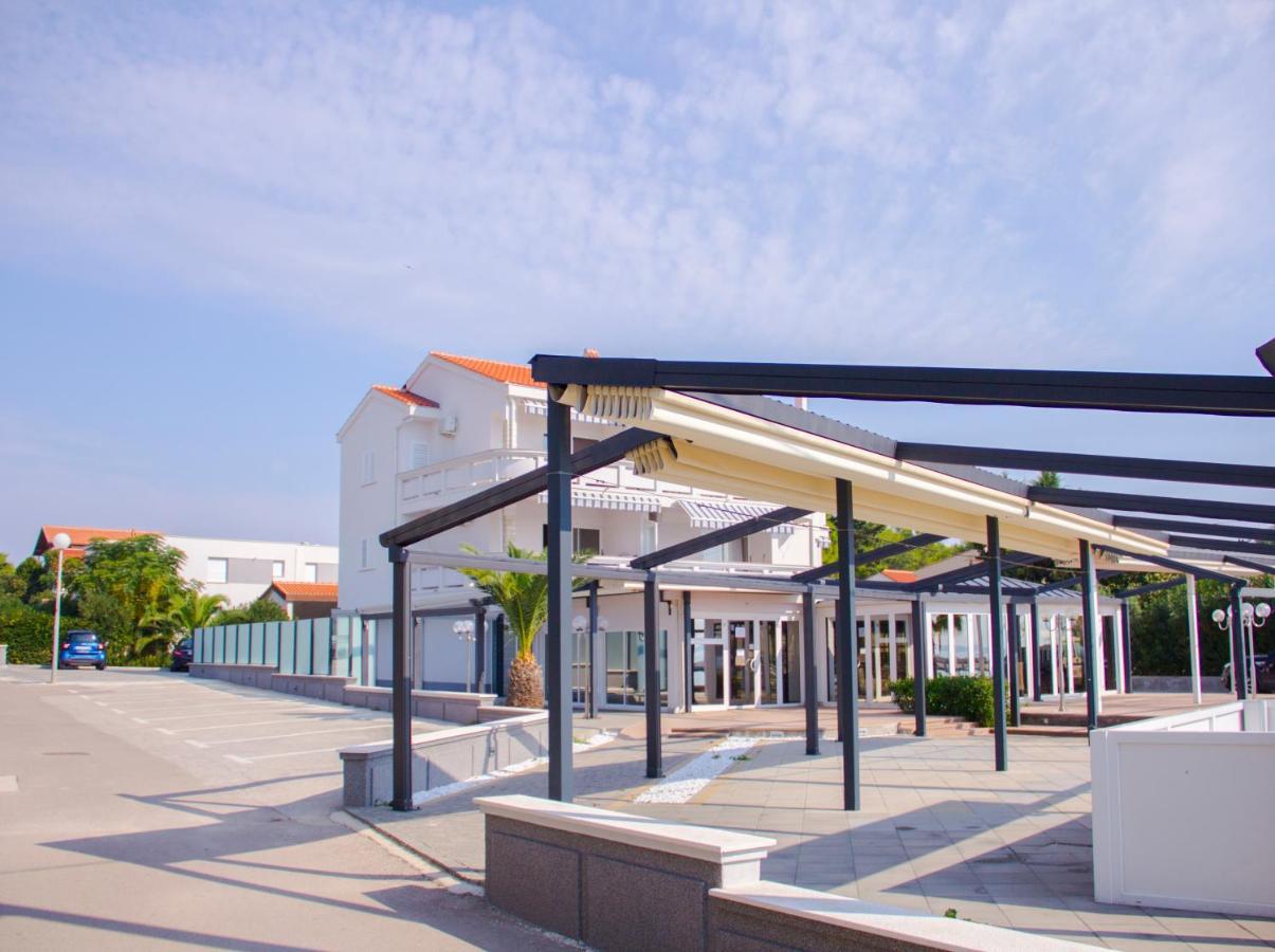 Apartments Paradiso Vir Luaran gambar