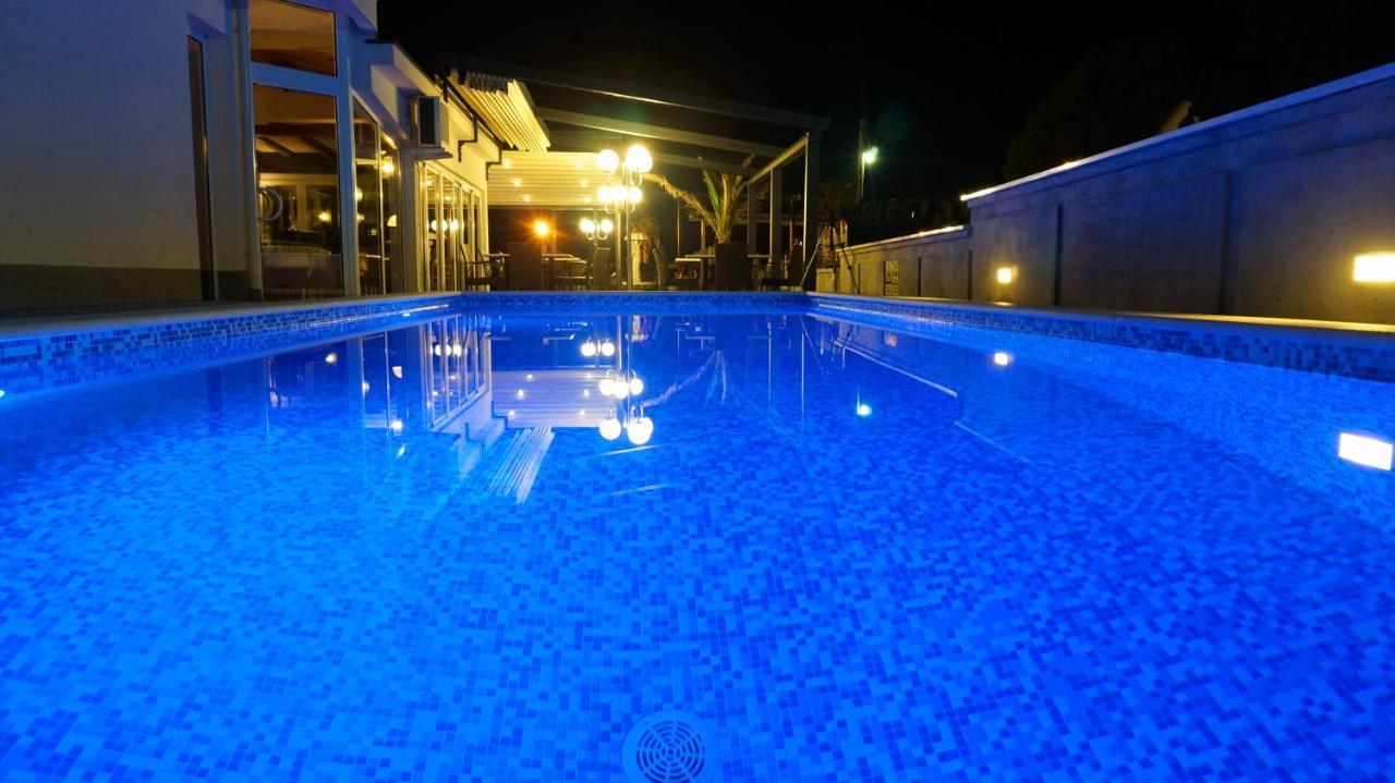 Apartments Paradiso Vir Luaran gambar