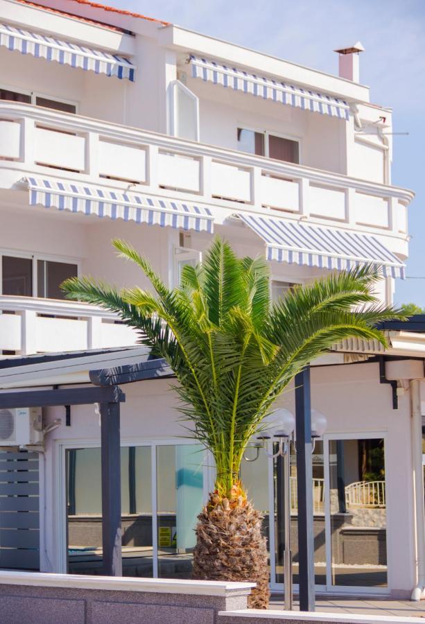 Apartments Paradiso Vir Luaran gambar